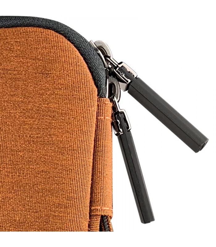 FORRO KLIP XTREME SQUAREPRO 15.6" GRIS BOLSILLO FRONTAL CON CIERRE/ POLIÉSTER / KNS-420GR